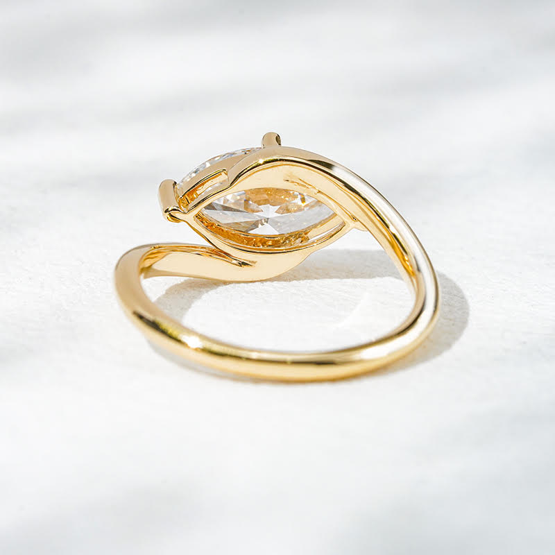 Marquise Muse Ring | 18K Yellow Gold Solitaire Lab Diamond