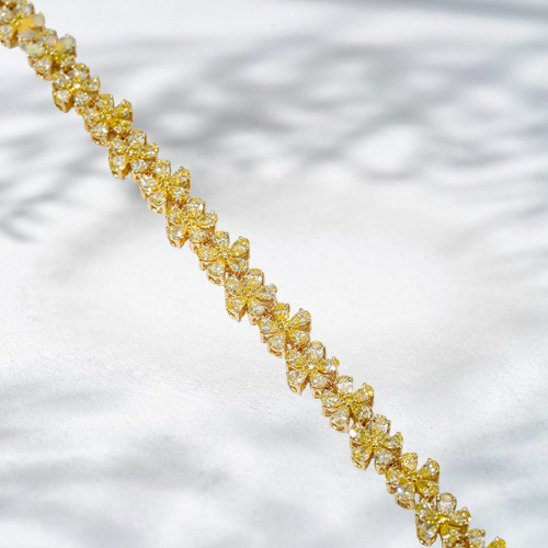Marigold Lace – 18K Yellow Gold Lab Diamond Flower Bracelet | QOB Jewelry