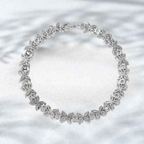 Frosted Fleur – 18K White Gold Lab Diamond Floral Bracelet | QOB Jewelry