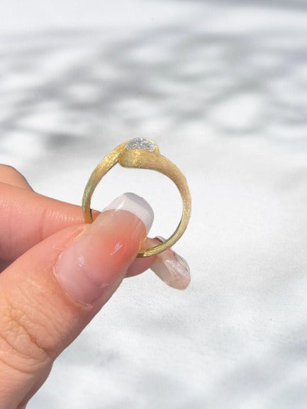 Waveform – Sculpted 0.836ct in 18K Yellow Gold Natural Diamond Ring