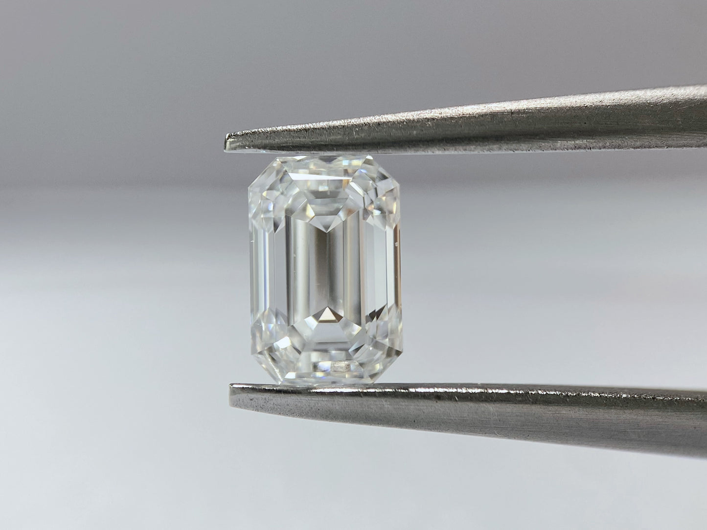 D Color Emerald Cut Diamond – 1.00 Carat, VS1 (GIA Certified)