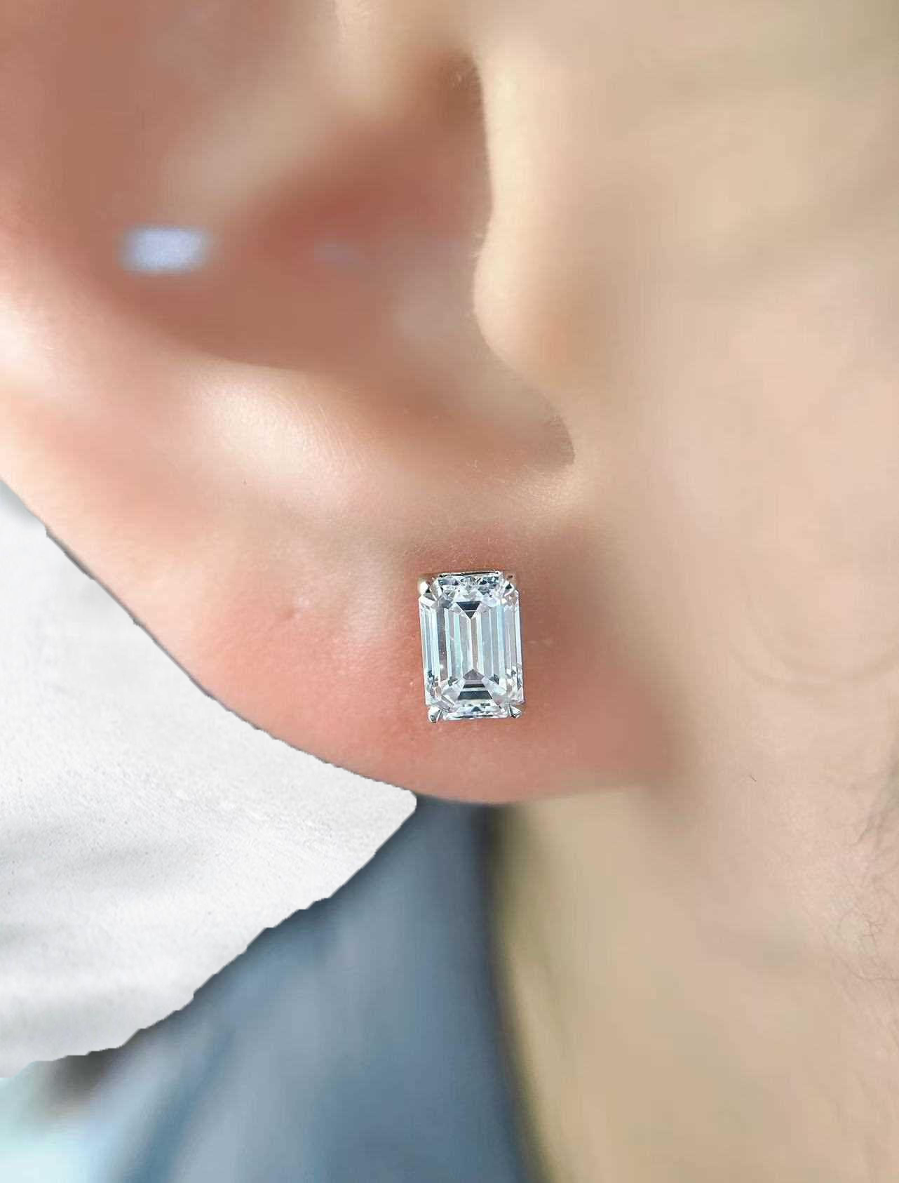 Vault Cut – Platinum Natural Emerald-Cut Diamond Stud Earrings (1.5 ct)