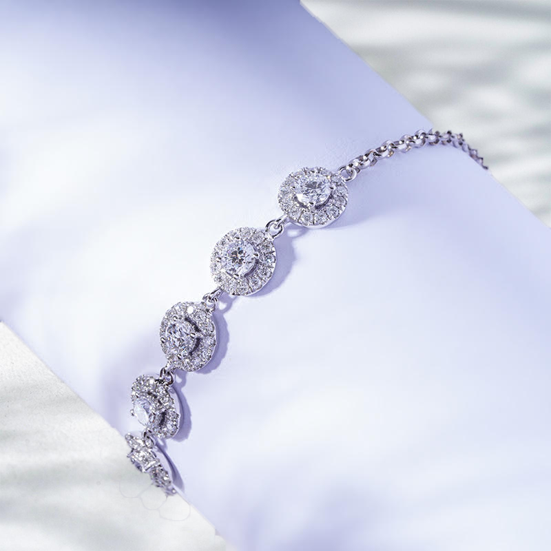 Snowfall Dance – 18K White Gold Lab Diamond Cluster Bracelet (7.5 in, ~0.33 ct)