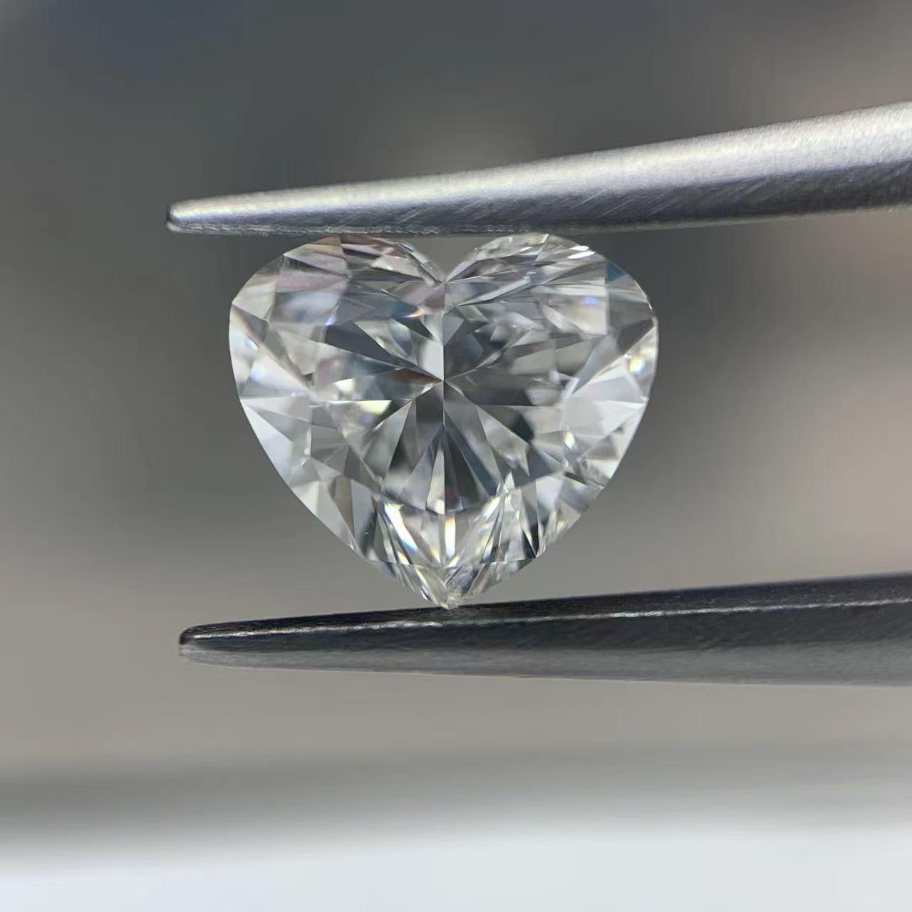 GIA-Certified 1.09 ct Heart-Shaped Diamond – F Color, VVS1 Clarity