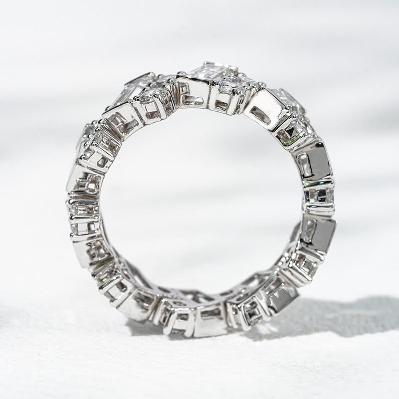 Aurora Edge – 18K White Gold Baguette Eternity Band