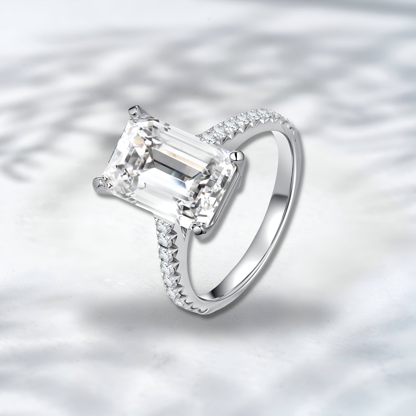 QOB Icon Emerald Cut 5.43 ct in 18k white gold Diamond Ring