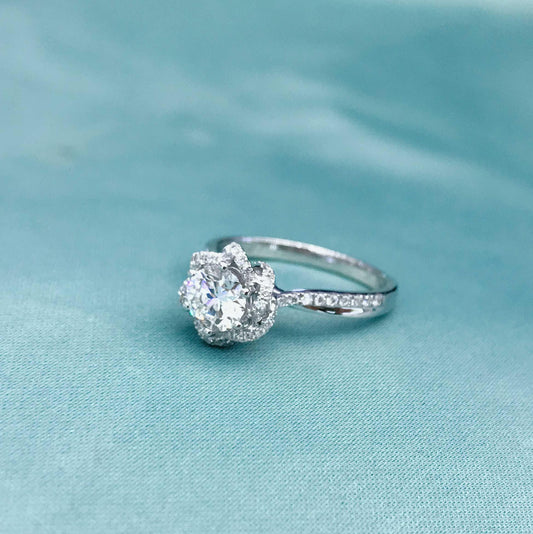 Winter Bloom – 18K White Gold Three-Stone Ring with 2ct Center & Diamond Accents