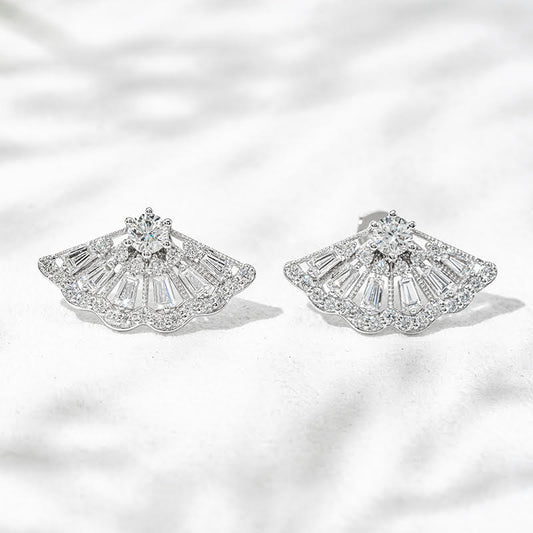 Fanfare Whispers – 18K White Gold Lab Diamond Earrings