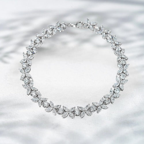 Frosted Fleur – 18K White Gold Lab Diamond Floral Bracelet | QOB Jewelry
