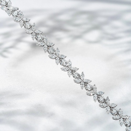Frosted Fleur – 18K White Gold Lab Diamond Floral Bracelet | QOB Jewelry