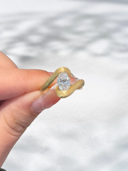 Waveform – Sculpted 0.836ct in 18K Yellow Gold Natural Diamond Ring