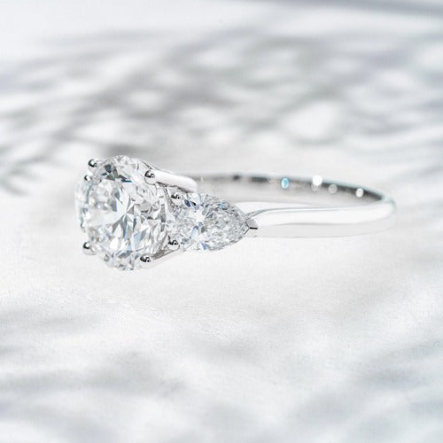 Eclipse Trio – 18K White Gold Three-Stone Lab Diamond Ring