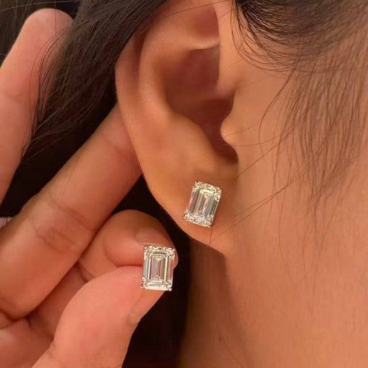 LUMIÈRE 18K Yellow Gold Emerald-Cut Diamond Stud Earrings – 1.53 ct Total