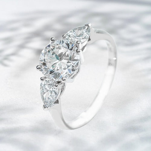 Eclipse Trio – 18K White Gold Three-Stone Lab Diamond Ring
