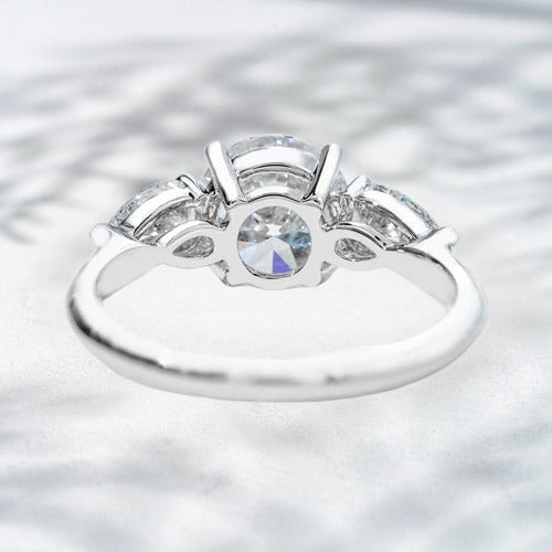 Eclipse Trio – 18K White Gold Three-Stone Lab Diamond Ring