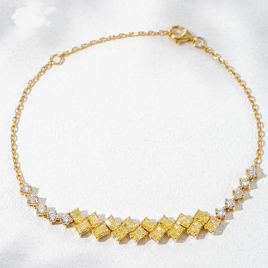 Amber Rivulet – 18K Yellow Gold Lab Diamond Bracelet