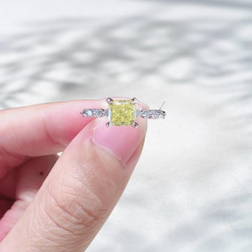 Golden Vice – Platinum Fancy Yellow Natural Diamond Ring (1.2 ct)