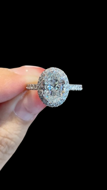 2.04 ct Oval Lab Diamond Halo Ring – E Color, VVS2 Clarity, PT950 Platinum
