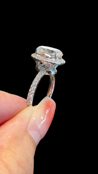 2.04 ct Oval Lab Diamond Halo Ring – E Color, VVS2 Clarity, PT950 Platinum