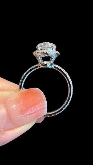 2.04 ct Oval Lab Diamond Halo Ring – E Color, VVS2 Clarity, PT950 Platinum