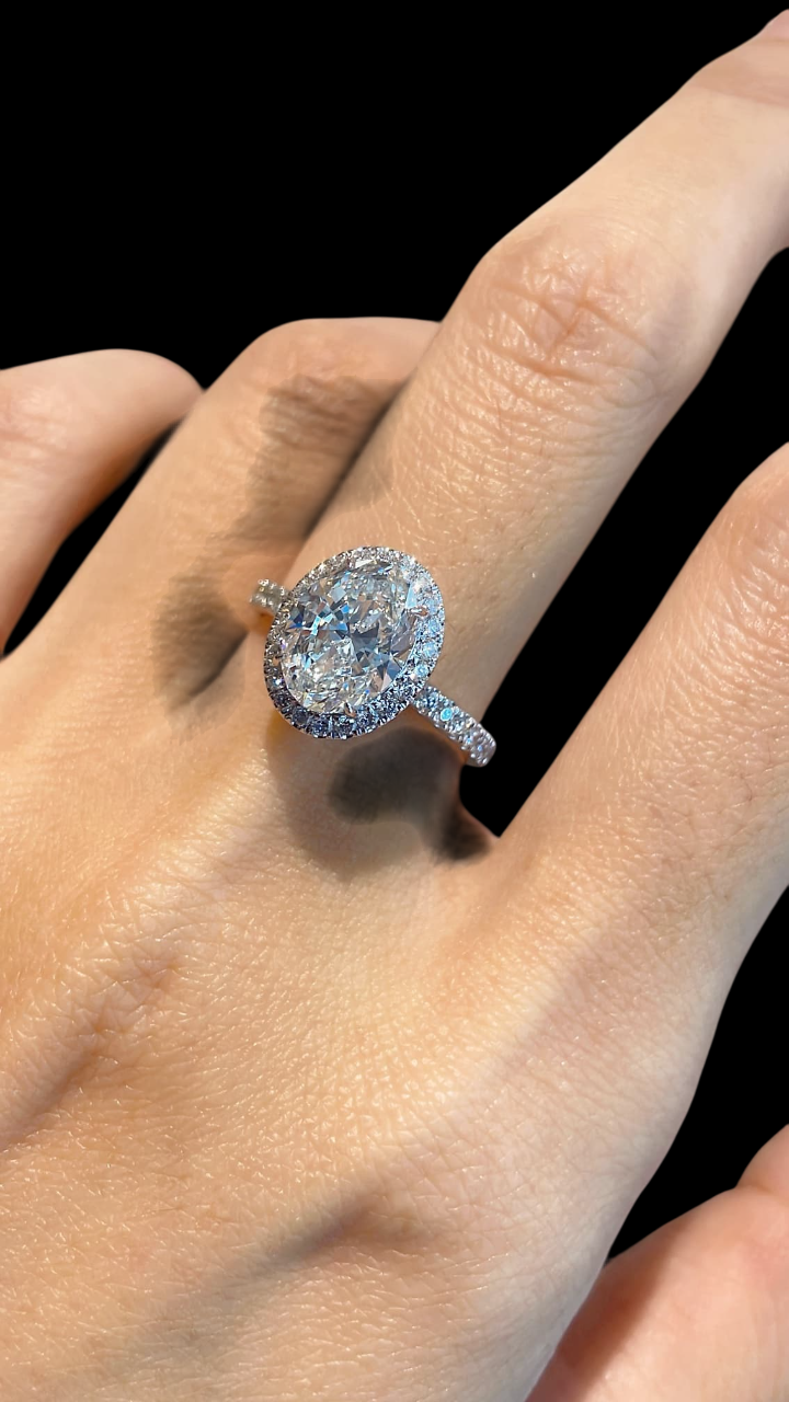 2.04 ct Oval Lab Diamond Halo Ring – E Color, VVS2 Clarity, PT950 Platinum