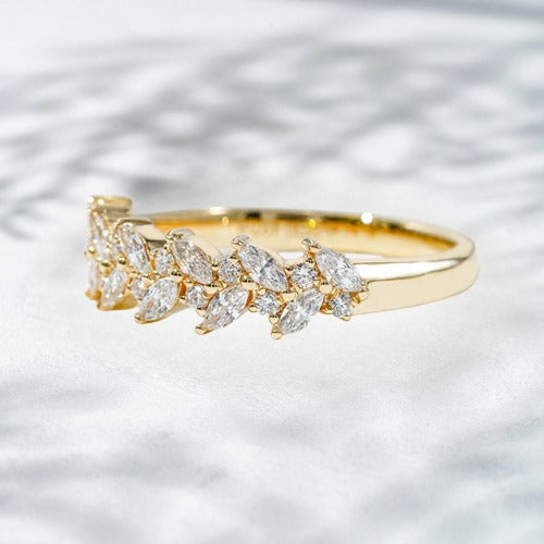 Soleil Crest – 18K Yellow Gold Lab Diamond Band