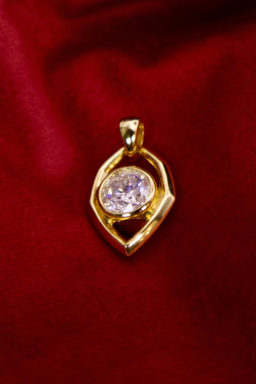 18k Gold Diamond Pendant