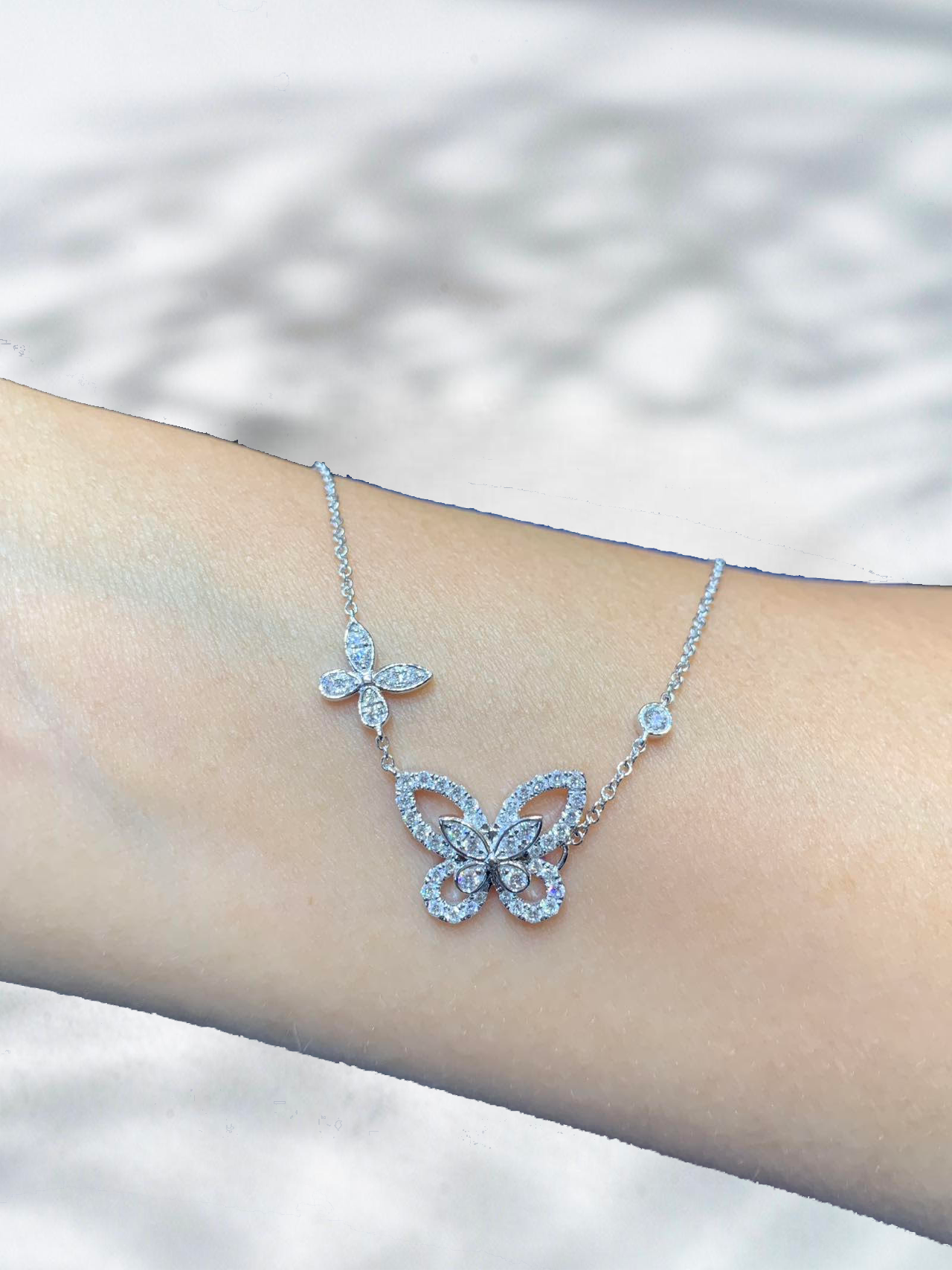 Flutterglow – 18K White Gold Butterfly Necklace with lab Diamonds