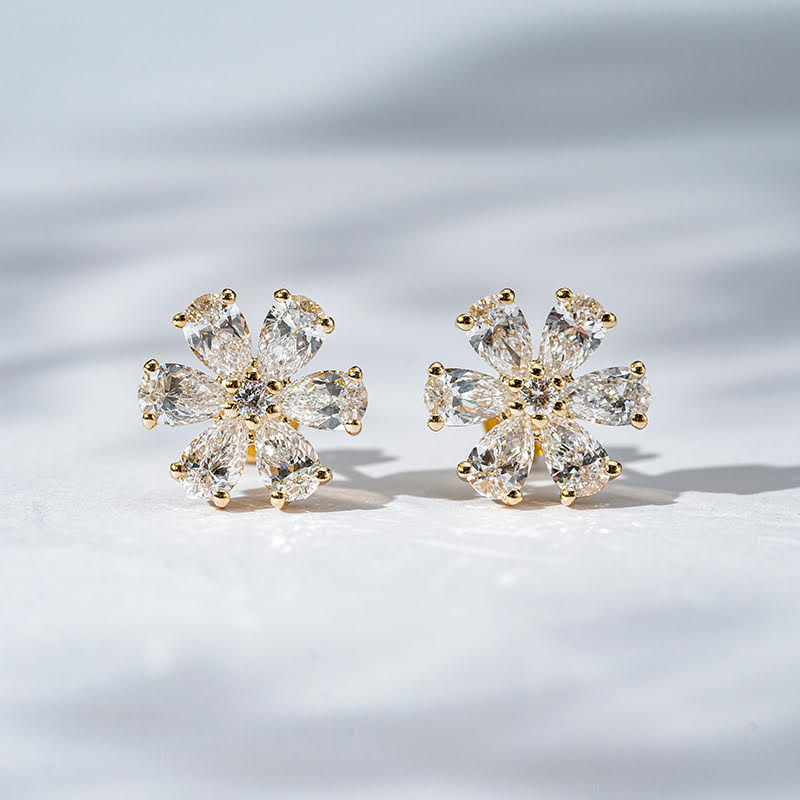 Soleil Bloom – 1.88ct 18K Yellow Gold Natural Diamond Stud Earrings