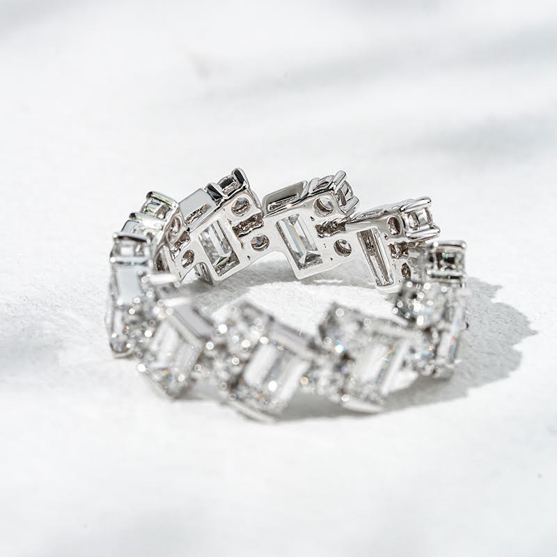 Aurora Edge – 18K White Gold Baguette Eternity Band