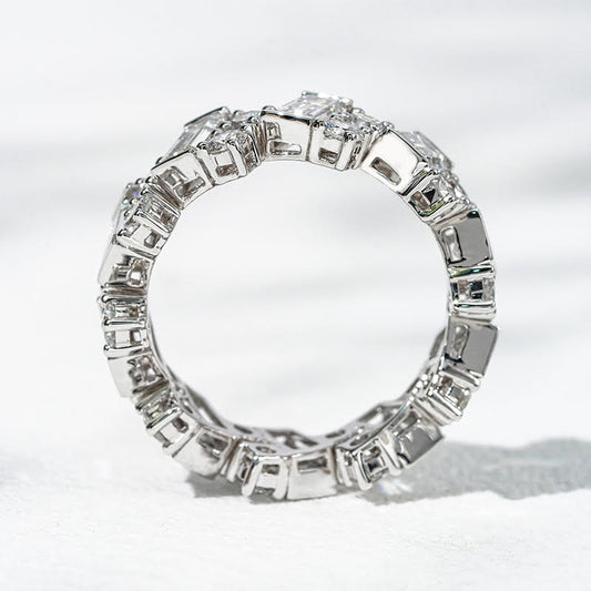 Aurora Edge – 18K White Gold Baguette Eternity Band