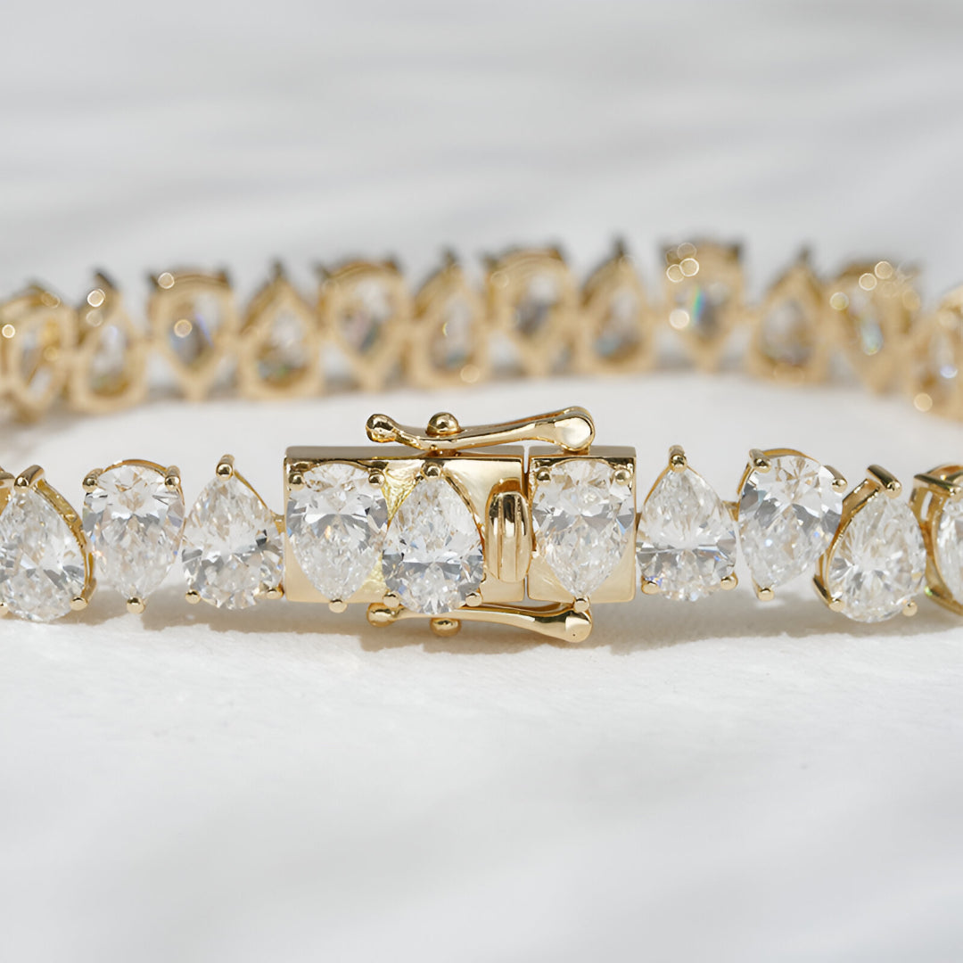 QOB “Regal Flame” Lab Diamond Bracelet ~21.568 carats in Solid 18K Yellow Gold