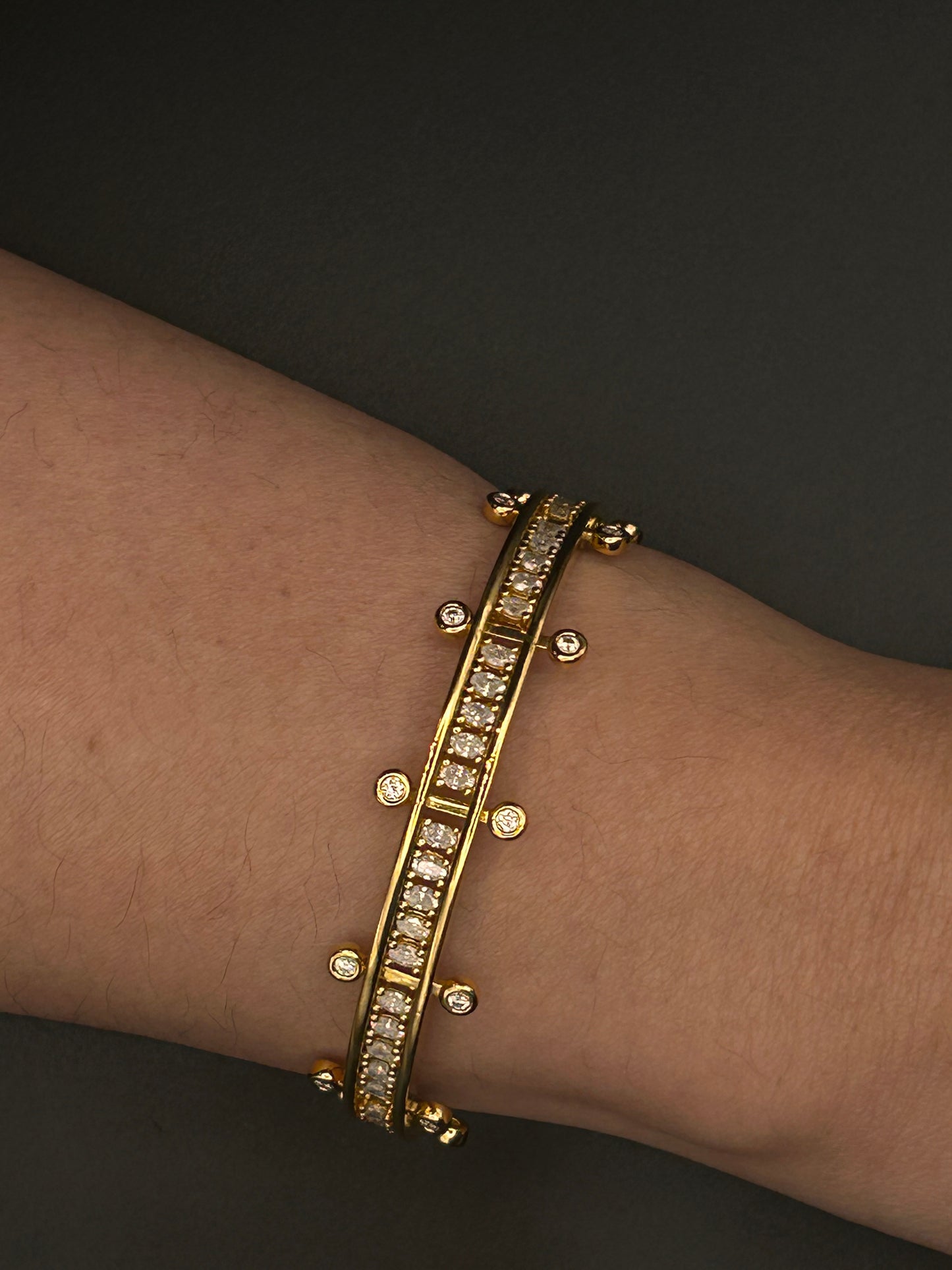 18K Yellow Gold Diamond Bangle