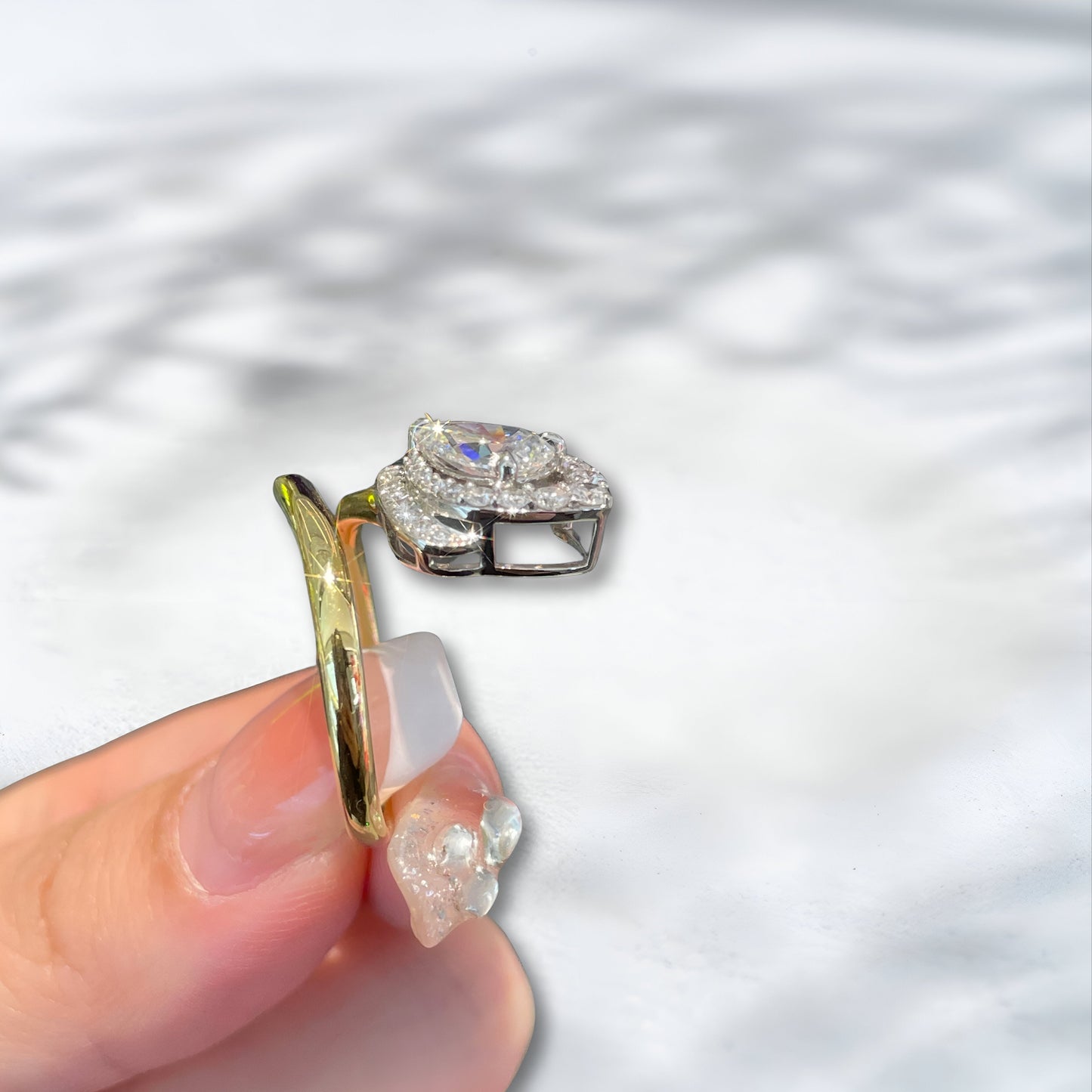 Deco Bloom –0.92 carats 18K Mixed Gold Diamond Cocktail Ring