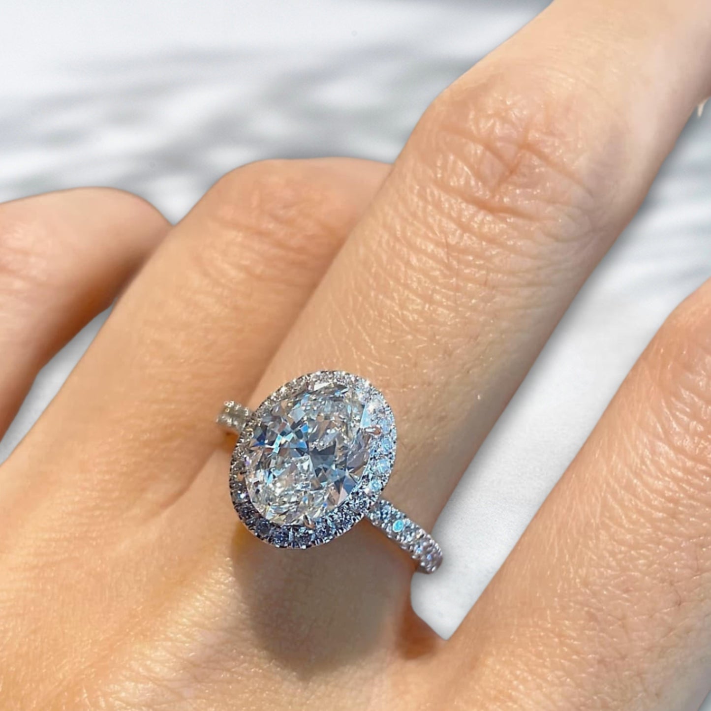 QOB Frost Halo – 1.5ct Round Brilliant Lab Diamond Ring in 18K White Gold
