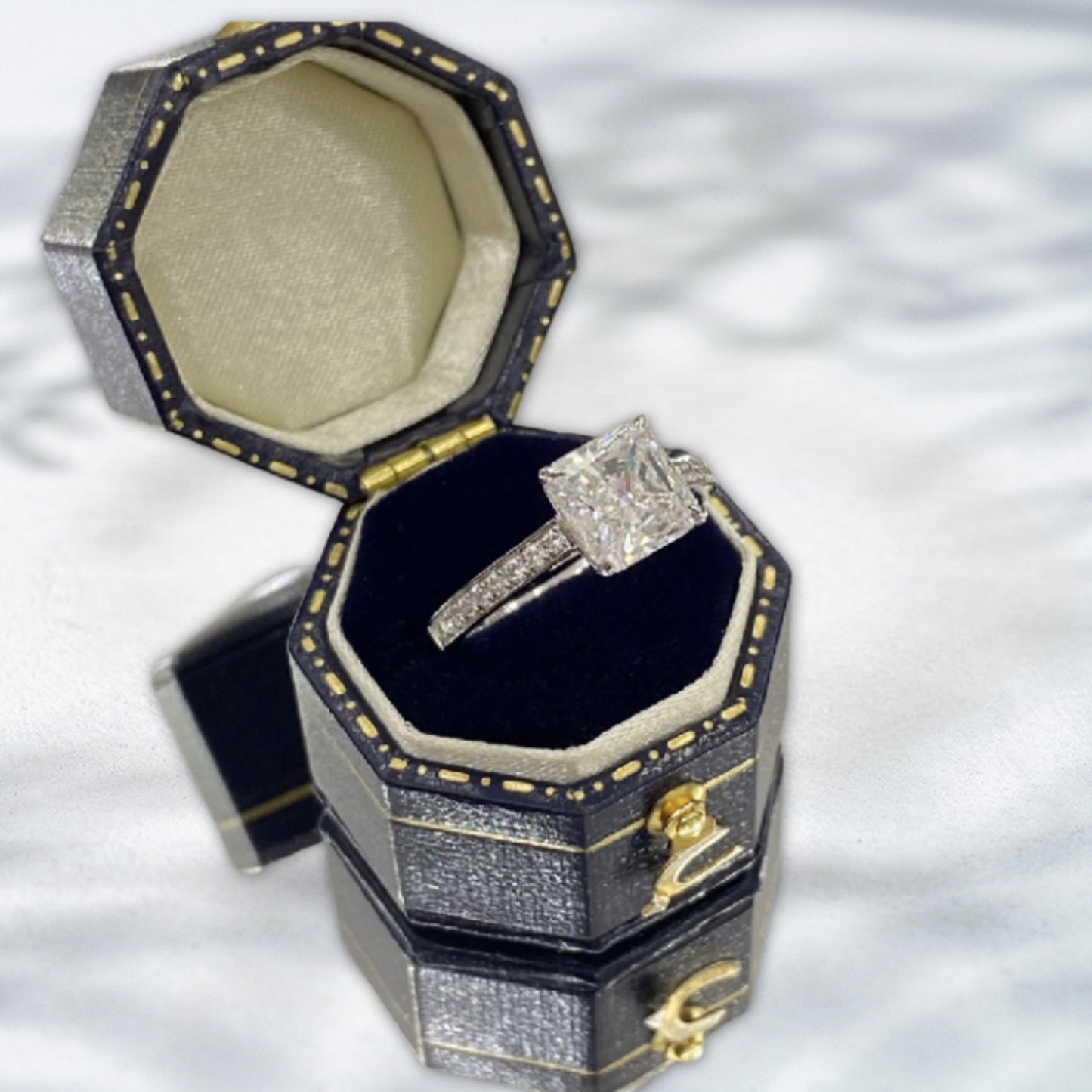 QOB Crown Radiance – 2.1ct Cushion Cut Lab Diamond Ring in 18K White Gold