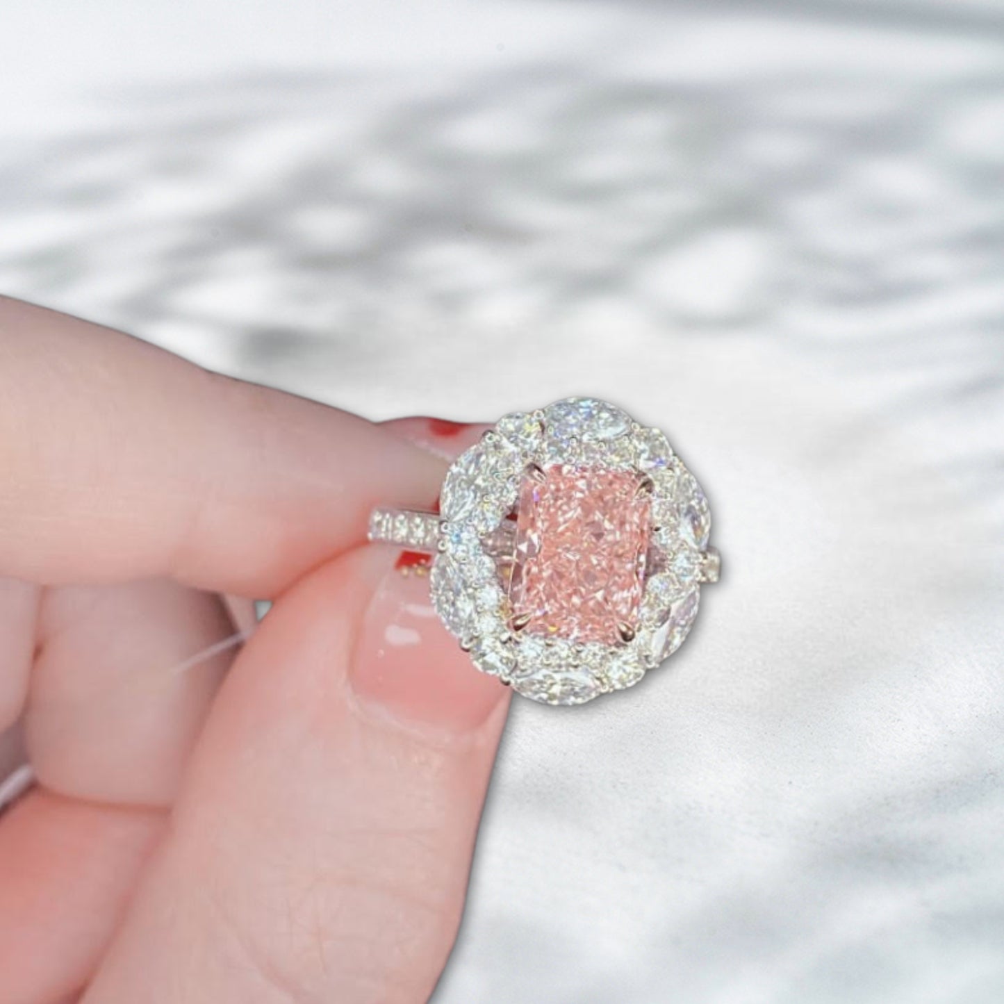 QOB Blushburst – 2.53 ct Fancy Radiant Lab Diamond Ring in 18K Champagne Gold