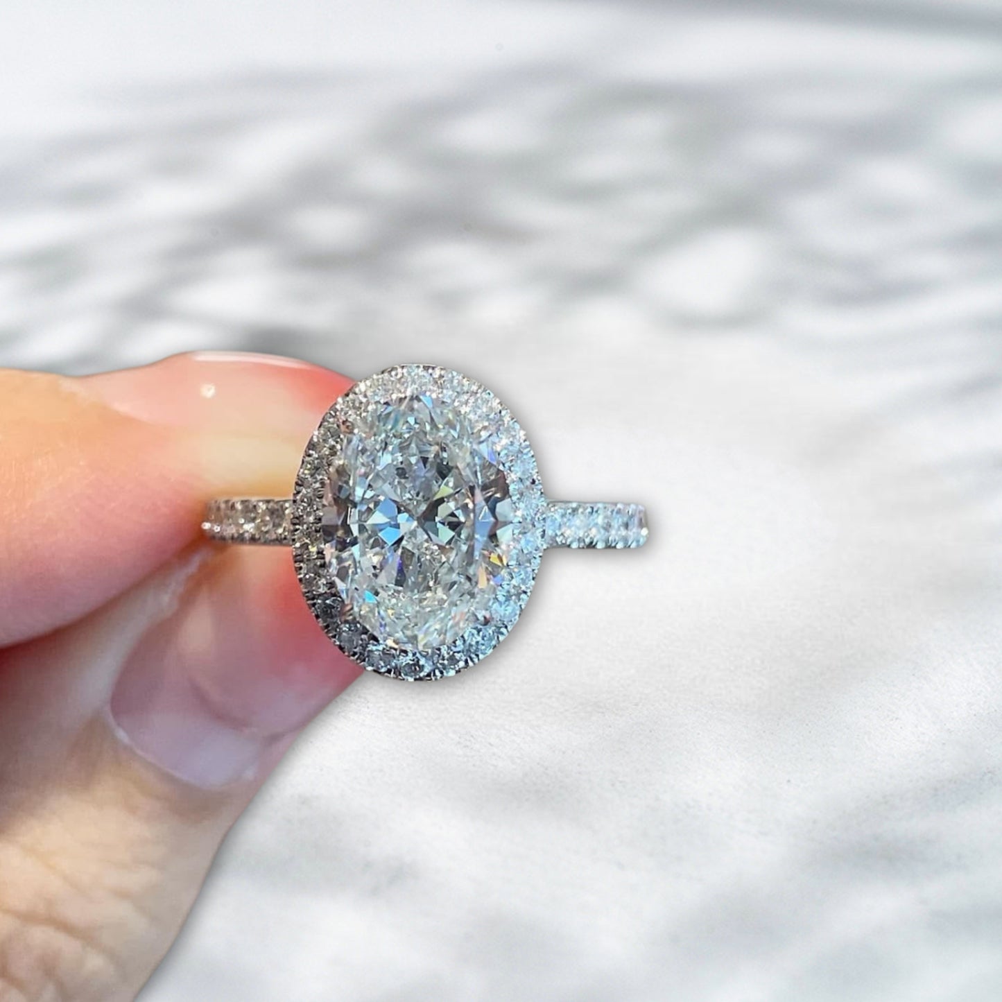 QOB Frost Halo – 1.5ct Round Brilliant Lab Diamond Ring in 18K White Gold