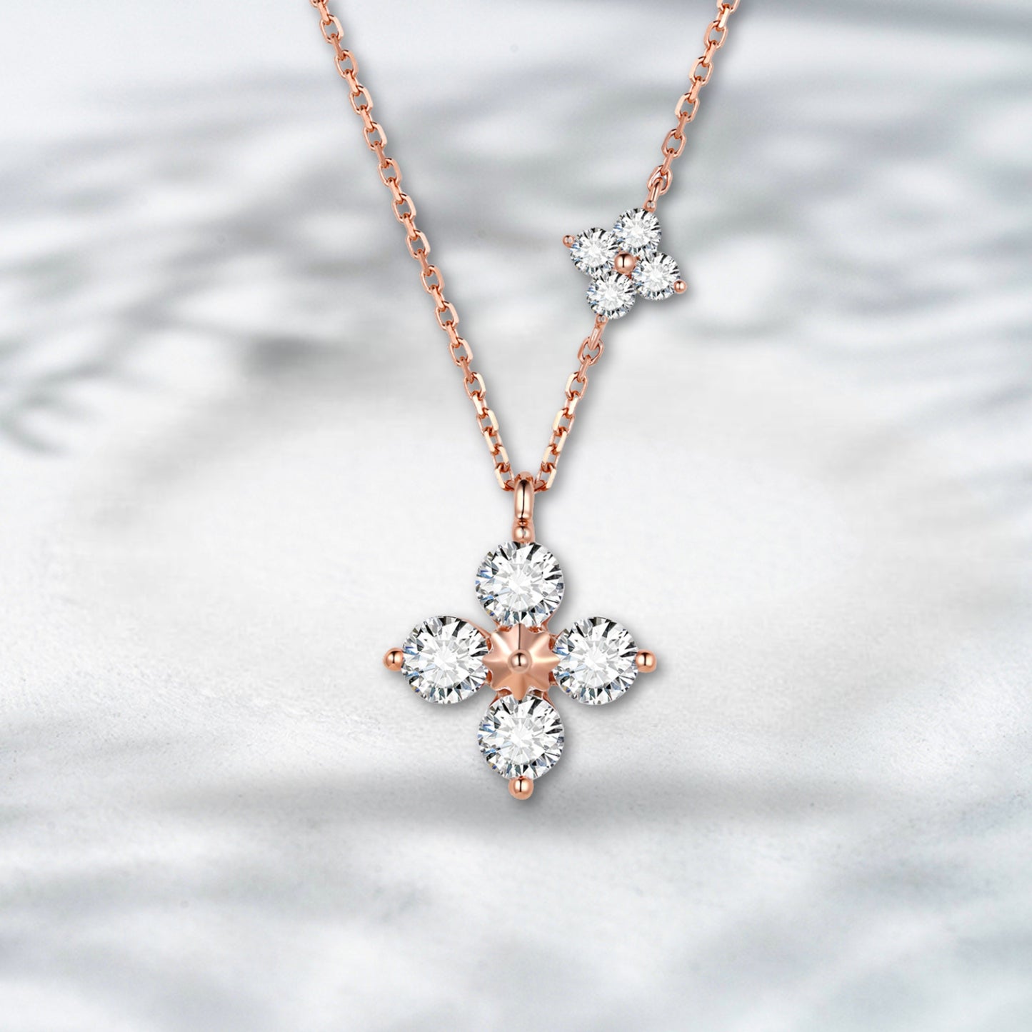 Rosé Clover – Natural Diamond Necklace in 18K Rose Gold (1.015 ct)