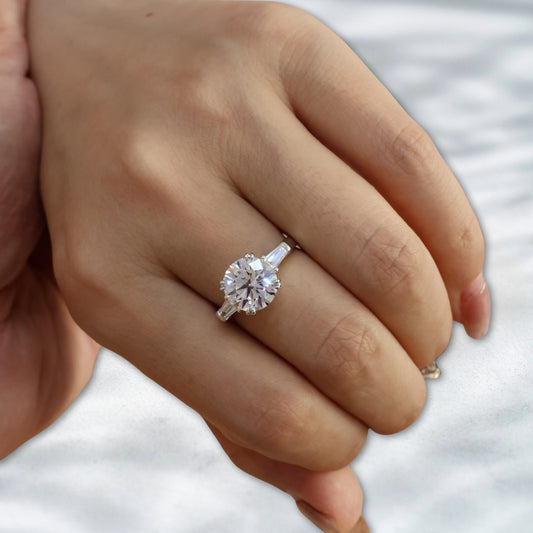 QOB Eternal Crest – 3.26ct Round Three-Stone Lab Diamond Ring in 18K Gold