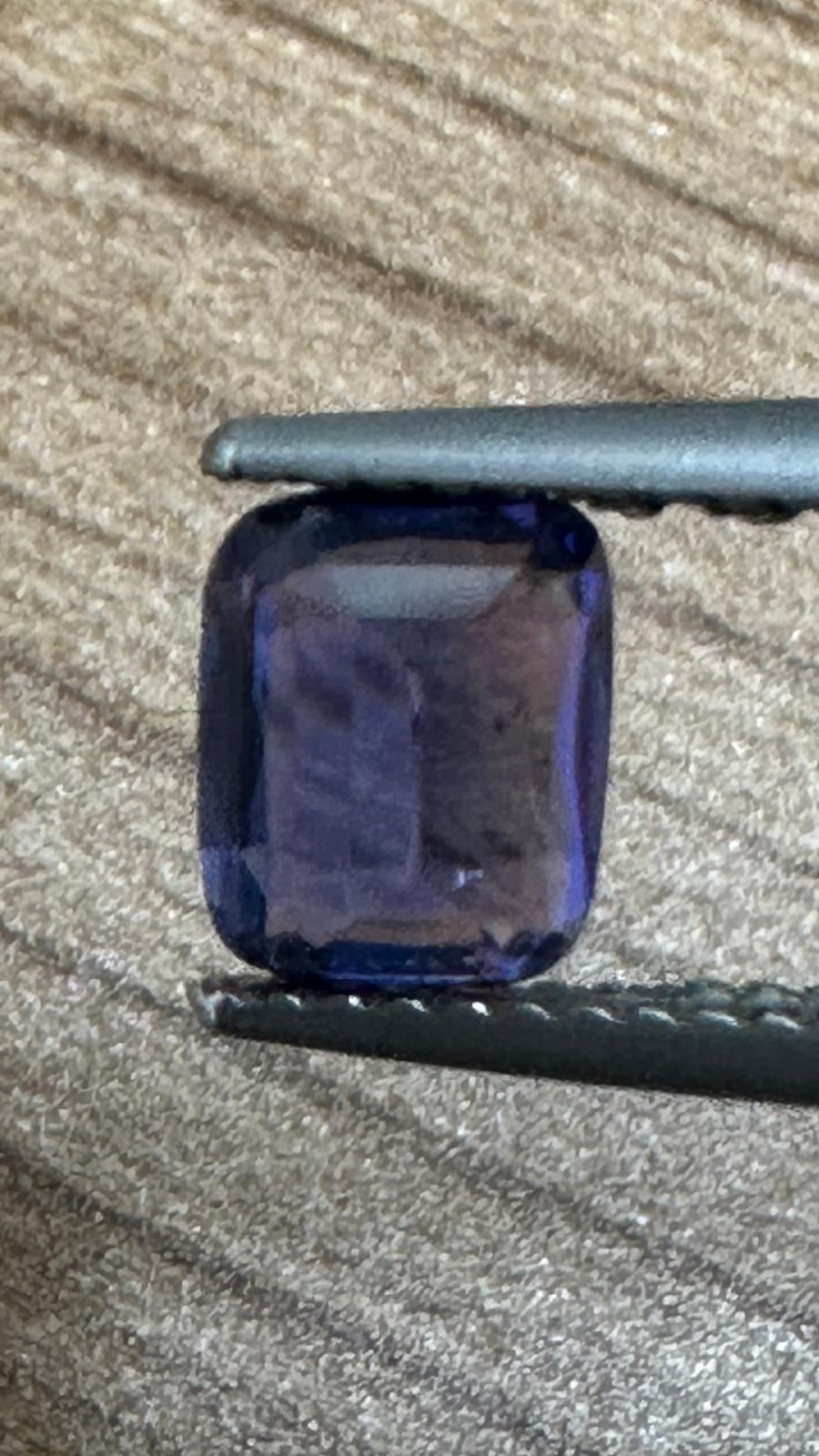 1.57 ct Natural Unheated Parti-Colored Sapphire (GIT Certified) – Cushion Cut, Purple–Blue