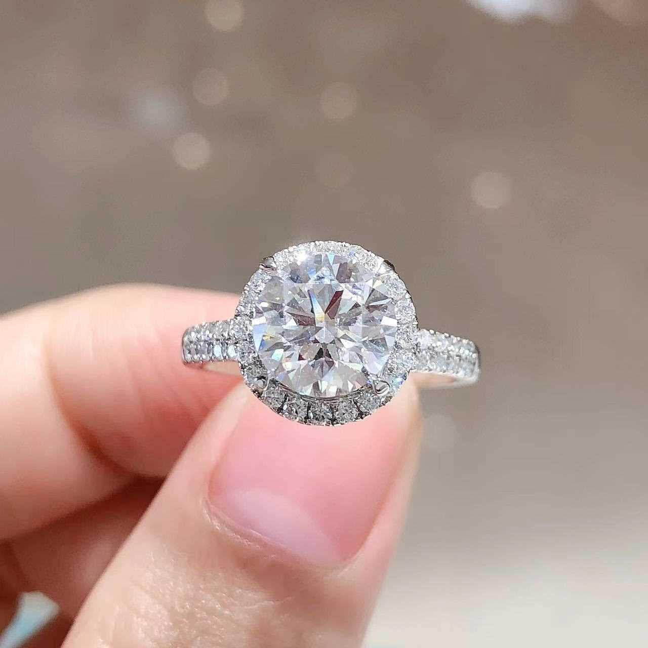 QOB Hello Halo Ring | 2.05ct Lab Diamond in 18K White Gold