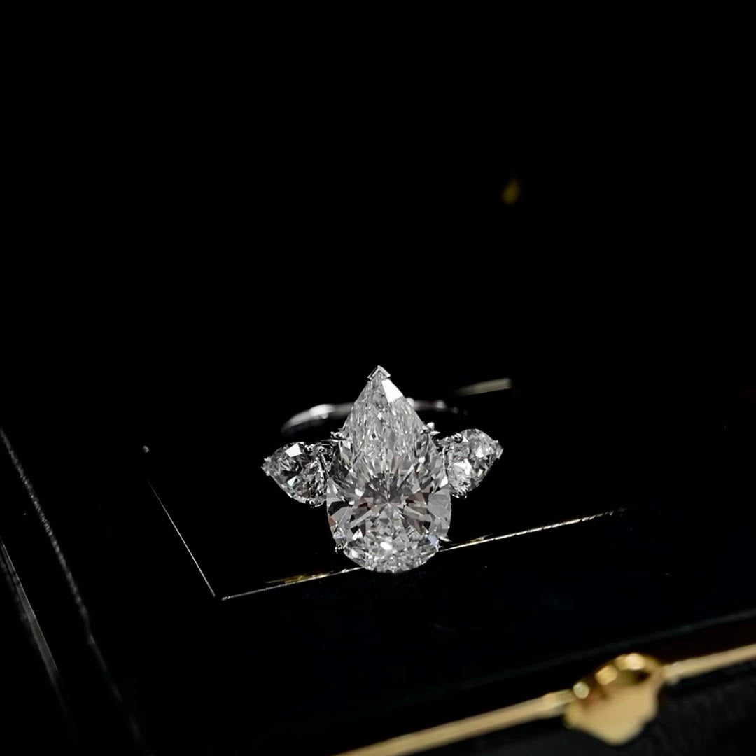 QOB Celestique Bloom – 3.1ct Pear Trio Lab Diamond Ring in Platinum PT950